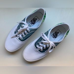 NWOT Vans casual shoes sneakers size women 7.5 man 6.0